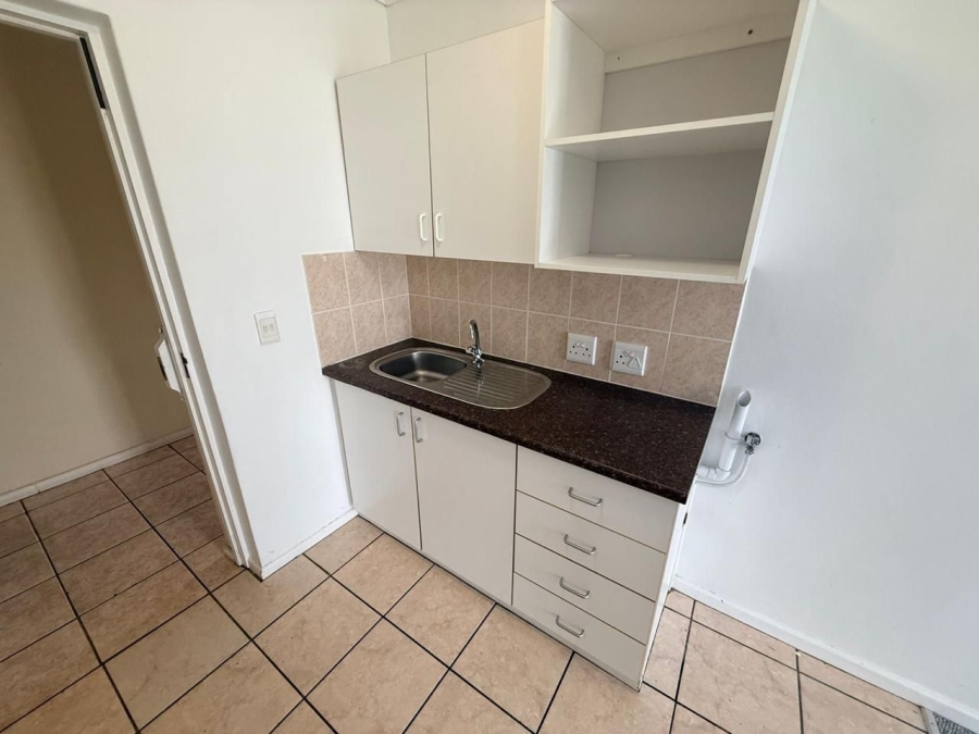 To Let 1 Bedroom Property for Rent in Langerug Western Cape